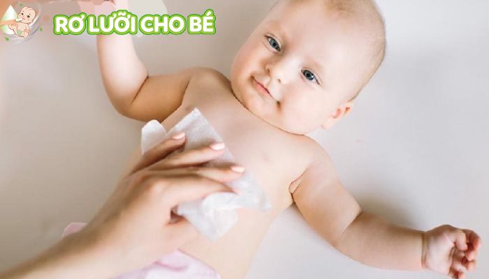 hạ sốt cho trẻ khi bị viêm lợi